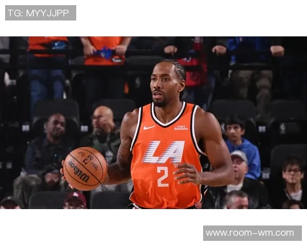 莱昂纳德状态回暖半场高效得分助力球队重拾信心 莱昂纳德状态回暖半场高效得分助力球队重拾信心