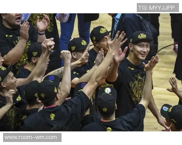 媒体人点评小曾NBA之行收获颇丰期待CBA赛季争冠之路 媒体人点评小曾NBA之行收获颇丰期待CBA赛季争冠之路